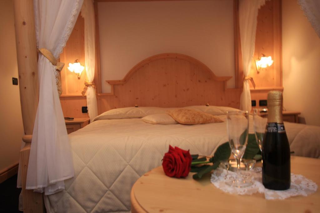 Garni Val De Costa Hotel Canazei Room photo