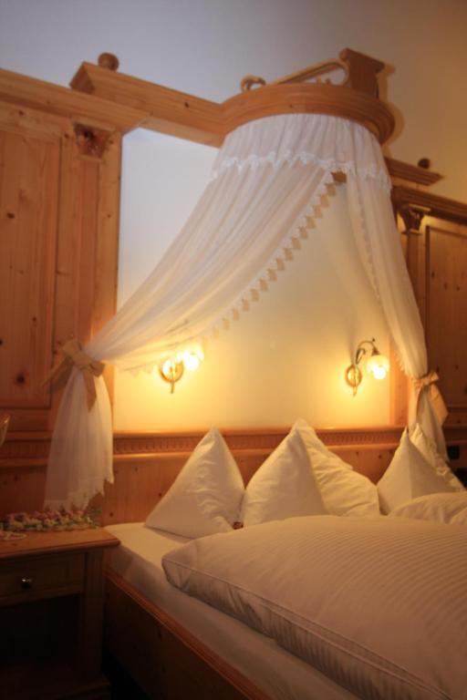 Garni Val De Costa Hotel Canazei Room photo