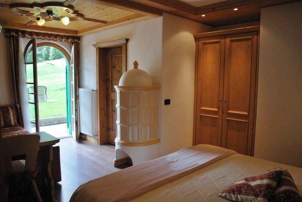 Garni Val De Costa Hotel Canazei Exterior photo